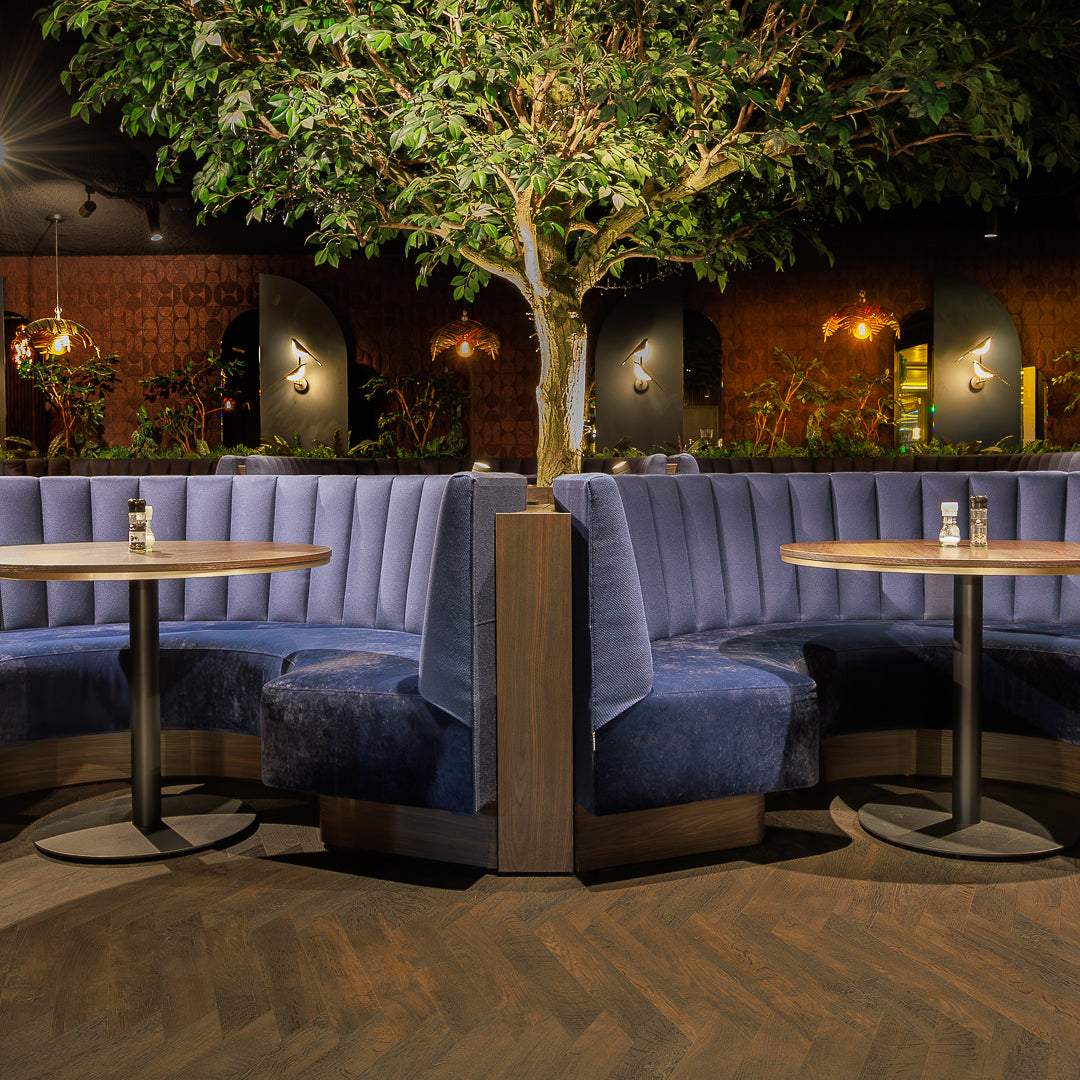 Horecabank Rond RB-04 – Ronde hoeken in zit met gelijke verticale panelen