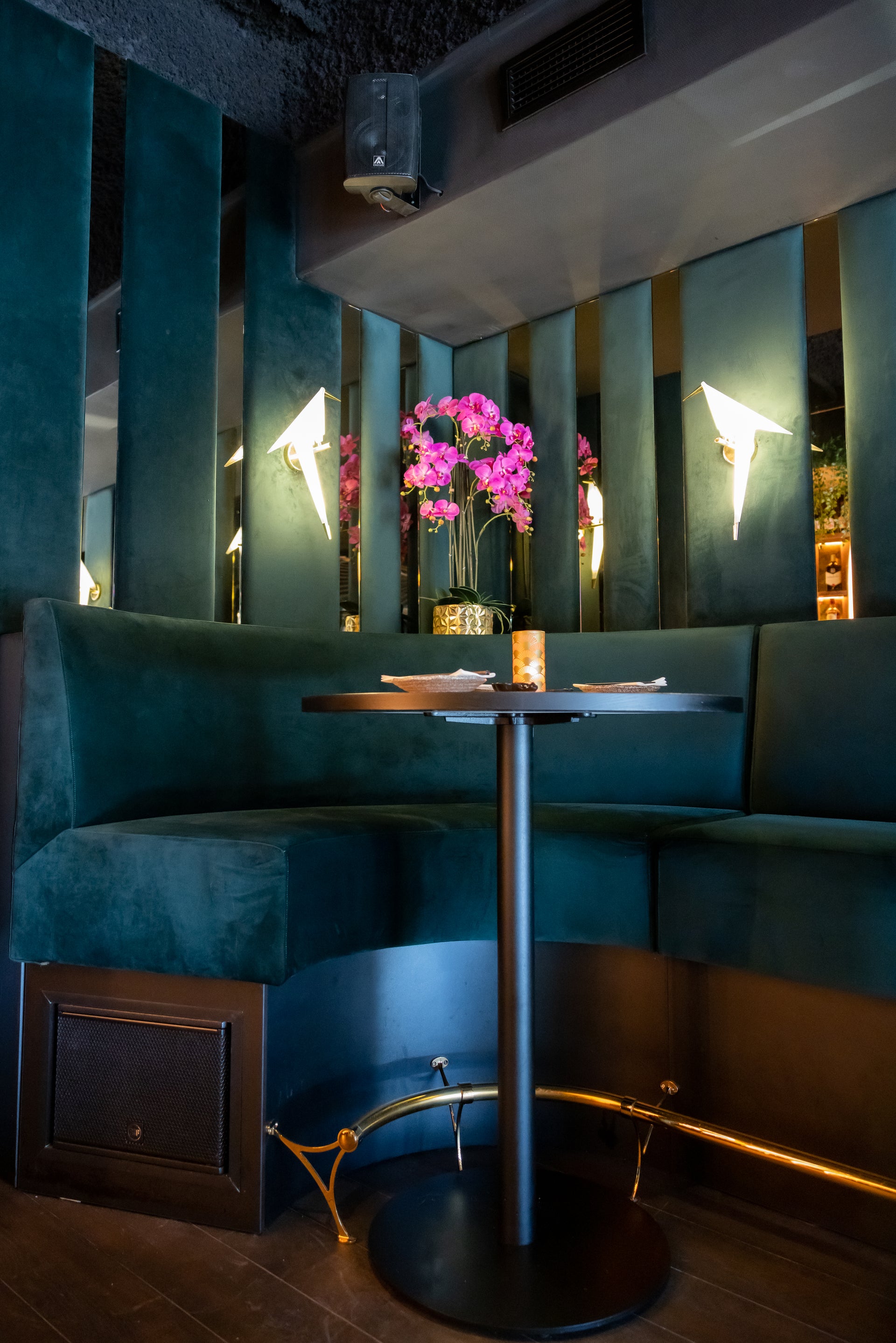 Horeca Barbank MBB-06 – Maatwerk Barbank met Verticale Banen